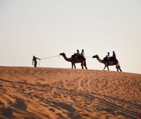 Jungtiniai Arabų Emyratai (JAE): ką nuveikti bekraštėje dykumoje?
