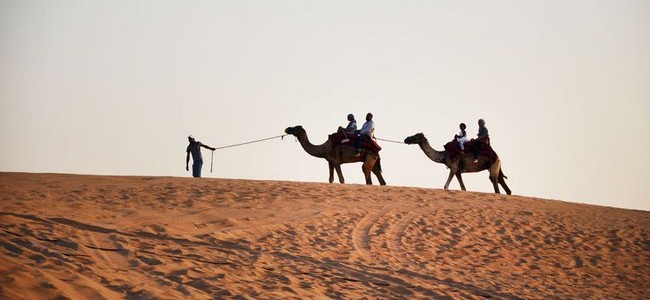 Jungtiniai Arabų Emyratai (JAE): ką nuveikti bekraštėje dykumoje?