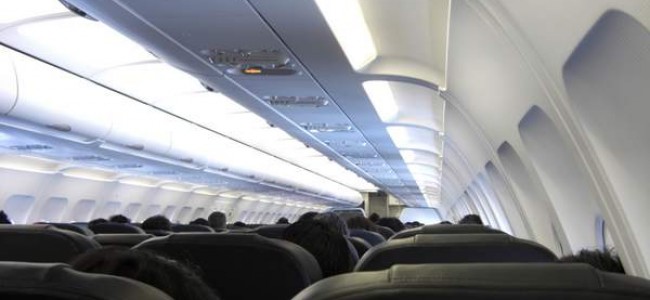 Baimė skristi lėktuvu – ką daryti?