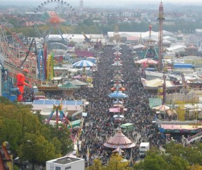 Didžiausia alaus šventė Vokietijoje – Oktoberfest: dvi savaites trunkančios linksmybės