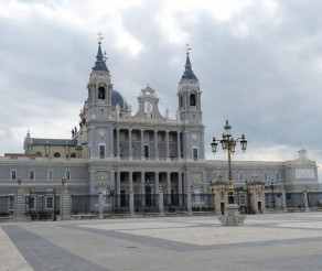 Madrido katedra – miesto puošmena