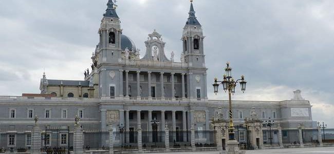 Madrido katedra – miesto puošmena