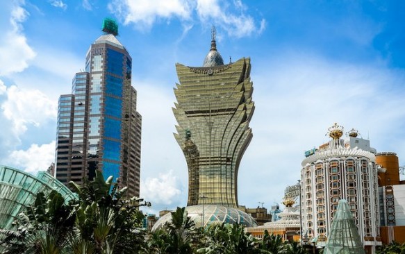 Pasivaikščiojimas Kinijos Makao: azartiniai žaidimai ir butaforinė architektūra