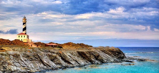 Menorka: smėlėti paplūdimiai, kokybiškas poilsis ir pažintis