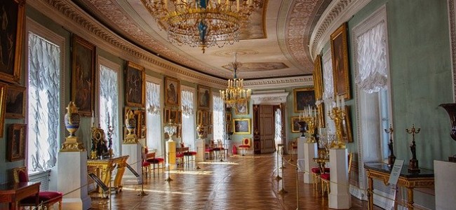 Pavlovsko rūmai Sankt Peterburge: įspūdingas XVIII a. parko ir rūmų ansamblis