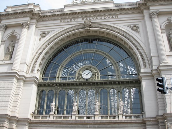Rytinė Budapešto geležinkelio stotis